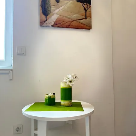 Studio Apartments Promajna פרומאינה