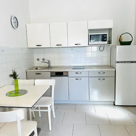 דירה Studio Apartments Promajna פרומאינה