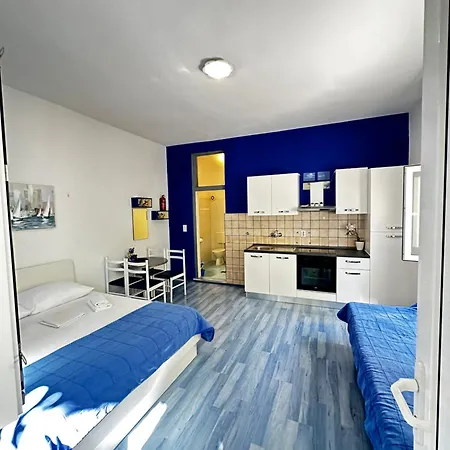דירה Studio Apartments Promajna פרומאינה
