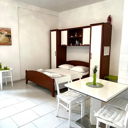 Studio Apartments Promajna شقة *