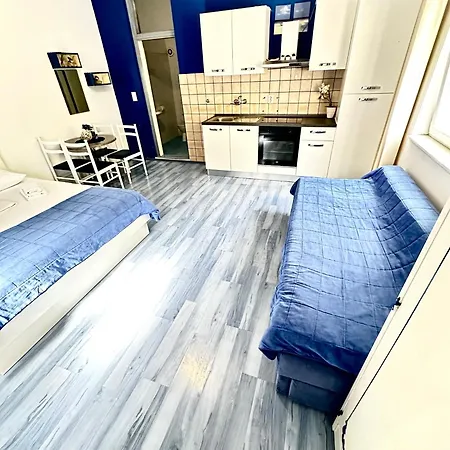 Studio Apartments Promajna *