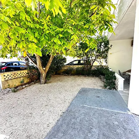 Studio Apartments Promajna *