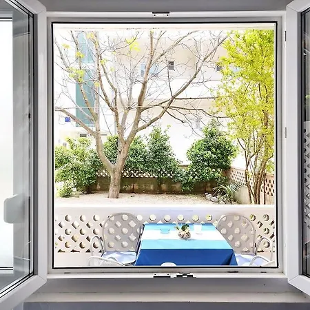 Studio Apartments Promajna *