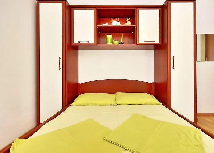 Appartement Studio Apartments Promajna *